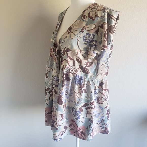 Kylie Paige LA Artsy Floral Babydoll Flutter Sleeve Top Blouse Pastel Size L - Picture 4 of 8